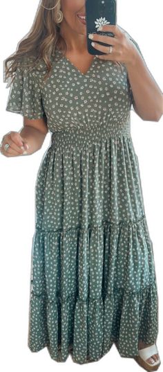 Casual Floral Print Maternity Midi Dress, Flowy Ditsy Floral Maxi Dress, Floral Print Non-stretch Dress, Short Sleeve Non-stretch Maternity Dress, Casual Maternity Midi Dress With Floral Print, Non-stretch Floral Print Dress, Maternity Non-stretch Dress With Short Sleeves, Non-stretch Midi Dress With Floral Print, Flowy Ditsy Floral Print Dress