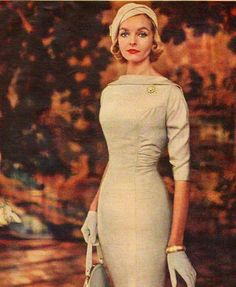 I love the details on this dress: the collar, the ruche, the seams, the sleeve length. Vintage 1950's style 50s Clothes, 1950 Style, 1950s Vintage Fashion, 1950’s Fashion, Robes Vintage, Sewing Clothes Women, Look Retro