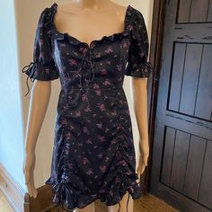 Nwt Acoa Collection Navy Floral Dress, Size S Cute Fitted Purple Mini Dress, Cute Fitted Purple Dress, Cute Fitted Purple Dresses, Pink Fitted Floral Dress With Square Neck, Feminine Floral Dress For Date Night, Pink Fitted Floral Dress In Flirty Style, Cute Floral Dress With Square Neck, Flirty Floral Dress For Date Night, Floral Mini Dress For Date Night