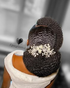 Natural Updo Hairstyles For Black Women Wedding, Bridal Hairstyles With Natural Hair, Brides With Natural Hair, Natural Hair Styles For Brides, Goddess Knotless Braids With Color, Shuku Ghana Weaving Hairstyles, Natural Hair Styles For Wedding