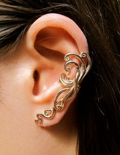 Ear Cuff Swirl Spiral Earring  Bronze Siren's Song by martymagic, $34.00 Magic Tech, Ear Wrap Cuff, Earring Cuffs, Mermaid Photoshoot, Minimalist Ear Cuff, Future Jewelry, Snake Ears, Earrings Cuffs, Wirework Jewelry