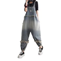 Take a stroll down memory lane with our 2023 Spring-Summer vintage baggy women's denim overall! This one-of-a-kind Y2K-vibe jumpsuit is the perfect way to express your love for the fashion of the aughts while still staying modern and stylish.Why You'll Fall In LoveThis denim jumpsuit is the perfect combination of vintage and contemporary fashion. Its baggy cut and pull-on closure will have you feeling comfortable and fashionable all day long. and the painted prints and sanded finish add an extra Modern Y2k, Overalls Vintage, Stylish Jumpsuit, Jeans Overall, Denim Pattern, Vintage Trends, Jean Overalls, Y2k Vibes, Simple Tees