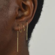 Boucle d'oreille chaîne forçat en or éthique recyclé 18 carats (750 millièmes) à enfiler. Vendue à l'unité. Longueur : 13.00 cmPoids d'or : 0,55 g 14k Yellow Gold Filled Threader Earrings, Dainty Yellow Gold Hoop Earrings With Adjustable Chain, 14k Gold Filled Yellow Gold Threader Earrings, Yellow Gold Threader Earrings As A Gift, Yellow Gold Threader Earrings For Gift, Yellow Gold Tarnish-resistant Threader Earrings As Gift, Minimalist Yellow Gold Jewelry For Pierced Ears, Everyday Yellow Gold Plated Linear Earrings, Classic Yellow Gold Sterling Silver Threader Earrings