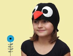 This black penguin  hat is perfect for Halloween, the dress up birthday parties, christmas shows, pretend play etc.Imeloom´s costumes make your child smile. Happy children = happy mother and father!A beautiful penquin character dress up hat with plenty of detail, easy to maintain and durable. Design by me. Imeloom mission is to provide through their costumes for children and childish adults around the world of playful moments, develops imagination and the opportunity to forget the everyday life Toddler Pretend Play, Dinosaur Crafts Preschool, Penguin Costume, Kids Halloween Costume, Penguin Hat, Character Dress Up, Animal Mask, Crafts Preschool, Dinosaur Crafts