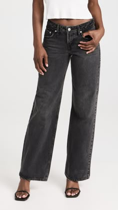 Fast Free Shipping & Free Returns on Levi's Low Loose Jeans at Shopbop. Shop new arrivals from Levi's at Shopbop.com Dress With Jeans, Business Casual Chic, Rich Girl Fashion, Designer Closet, Levis Outfit, Gear 2, Curve Jeans, Denim Trends, Levi Jeans Women