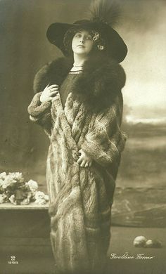 1909 Fashion, Edwardian Clothes, Mariano Fortuny, Anna Pavlova, 1910s Fashion, Warm Coats, Gibson Girl, Vintage Fur, Edwardian Fashion