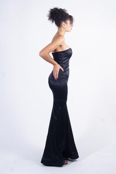 Miss "Jay" is 5’10” tall @ 125 lbs with a 34d bust, 25 waist, 36 hips, normally wears dress size 4 and is wearing a size: Small. Fits true to size. Material: 97% Polyester, 3% Elastane. Care: Dry Clean only. 125 Lbs, Party Gown, Party Gowns, Bra Sizes, Jay, Size 4, Dry Clean, Mini Dress, How To Wear