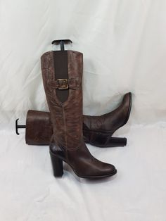 I present to your attention vintage brown leather boots with a round toe made of genuine leather. Featuring a '90s style, these tall women's boots are comfortable and practical. Made in Italy. The soft leather made these boots very comfortable. These vintage knee-high high heel boots are made for special women. The elastic band on the shin fits comfortably, very practical. Be the center of attention with confidence: these boots are guaranteed to turn heads and spark conversations. A classic styl Brown Knee-high Heeled Boots With Leather Lining, Vintage Brown Knee-high Moto Boots, Vintage High Heeled Boots With Reinforced Heel, Brown Heeled Boots With Leather Lining And Wide Calf, Brown Wide Calf Heeled Boots With Leather Lining, Vintage Leather Platform Boots For Winter, Brown Wide Calf Mid-calf Boots With Reinforced Heel, Western Brown Platform Boots For Fall, Wide Calf Brown Mid-calf Boots With Reinforced Heel