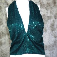 Nwt Vint & Love Green Sparkle Sleeveless Sequined & Glitter Blouse For Wedding All Seasons Size L New With Tag Please See Pictures For Details Green V-neck Party Top, Glamorous Evening Sleeveless Blouse Tank Top, Glamorous Evening Tank Top, Glamorous Halter Neck Top For Evening, Glamorous Green Tops For Evening, Glamorous Green Top For Evening, Glamorous Green Evening Tops, V-neck Glitter Top For Party, Sequin Halter Neck Top For Night Out