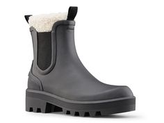 Saw this at DSW! Waterproof Winter Boots Women, Snow Shoes Women, Snow Boots Outfit, Womens Snow Boots, Winter Boots Women Waterproof, Winter Snow Boots Women, Warm Winter Boots, Fashionable Snow Boots, Waterproof Winter Boots