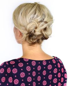 knotted updo for short hair Bun On Short Hair, Short Hair Updos, Short Hair Twist Styles, Updos For Short Hair, Short Hair Bun, Holiday Hairstyles