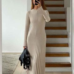 Stay Stylishly Cozy This Autumn With This Elegant Solid Pleated Knitted Maxi Dress. Designed With A Casual Round Neck, Long Sleeves, And A Chic Lace-Up Detail At The Waist, This Dress Offers Both Comfort And Sophistication. Perfect For High Street Or Everyday Wear, It’s Ideal For Layering And Versatile Enough To Transition From Day To Evening. With Its Flattering Pleated Design, This Dress Brings Effortless Elegance To Any Wardrobe Fashion Patchwork, Long Knitted Dress, Maxi Dresses Fall, Knit Maxi Dress, Dress Autumn, Bodycon Maxi Dresses, High Waist Fashion, Maxi Robes, Holiday Party Outfit