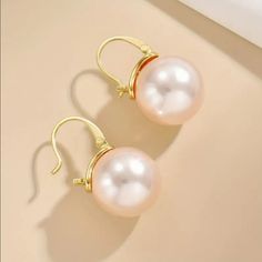 Brand New Women's Pearl Drop Earrings Details: 18k Gold Plated Sterling Silver Real Freshwater Cultured Soft Pink Pearls Measurements 1" Size Retail Price $300 Buy With Confidence From A Trusted Seller With A 99%+ Feedback Rating! *Also Available With White Pearls A0136 (Id-711) Classic Pink Jewelry For Party, Feminine Yellow Gold Earrings For Party, Yellow Gold Earrings For Formal Occasions, Feminine Rose Gold Pearl Earrings For Formal Occasions, Elegant Pink Jewelry For Evening, Elegant Pink Evening Jewelry, Rose Gold Feminine Pearl Earrings For Formal Occasions, Classic Rose Gold Pearl Earrings For Parties, Elegant Pink Gold Pearl Drop Jewelry