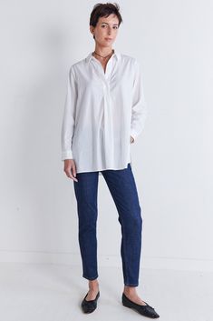 A perfectly oversized tunic style top to wear over your favorite leggings or fitted pants for a chic, effortless style. Oversized fit Collared Lightweight fabric Tunic style Casual Cotton Tunic For Layering, Effortless Fall Daywear Blouse, Cotton Tunic Tops For Layering, Spring Relaxed Fit Blouse With Placket, Relaxed Fit Blouse With Placket For Spring, Effortless Relaxed Fit Blouse With Placket, Relaxed Tops For Daywear In Fall, Relaxed Tops For Fall Daywear, Effortless Tops With Placket For Work