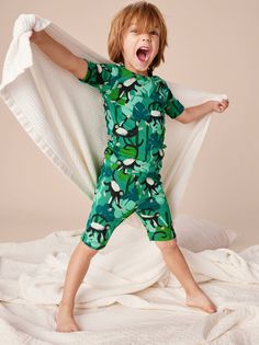 Your little dreamer will love snuggling up in our handsome short-sleeve pajama set featuring prints hand-drawn by Tea's San Francisco artists. Crafted of 100% soft cotton rib--brushed inside for extra softness--that will keep your sleepy sweetie pie super cozy but not too toasty. Sweetie Pie, Sleepwear & Loungewear, Tea Collection, Slim Waist, Above Knee, The Dreamers, Pajama Set, Crew Neckline, Dreaming Of You