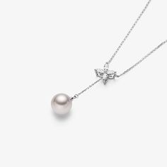 Add a touch of elegance with the LOVE GROWS COLLECTION Akoya Pearl 18K White Gold White Flower Pendant Necklace Material: 18K white gold, Akoya Pearl and diamond Akoya saltwater cultured pearl Size of pearl: around 8.5-9.0 mm Length of chain: around 46 cm (adjustable) Length of pendant chain: Adjustable 21 cm Weight of Diamonds: 4 diamond approx. 0.245 carats Handpicked of every pearl, only top 1% of pearls are selected Handcrafted Lifetime warranty Fine Jewelry Platinum Necklaces For Evening, Evening Fine Jewelry Platinum Necklaces, Evening Platinum Fine Jewelry Necklaces, Evening White Gold Sterling Silver Diamond Necklace, Fine Jewelry Pendant Necklace For Formal Occasions, Luxury Silver Bridal Necklace In Platinum, Luxury Platinum Bridal Necklace In Silver, Formal Bridal Necklace In White Gold-colored Platinum, Luxury Silver Platinum Bridal Necklace