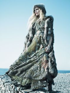 . Sasha Pivovarova, Viking Wedding, Arte Punk, Vogue Us, Mode Boho, Russian Style, Russian Fashion, Snow Queen, Fur Fashion