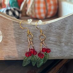 Christmas Holly Berry Earrings. 925 Gold Plated. All Hand Wired. Winter Earrings Diy, Christmas Handmade Jewelry, Cute Handmade Jewelry For Christmas, Handmade Christmas Jewelry, Wire Christmas Earrings, Christmas Wire Wrapped Jewelry, Christmas Wire Jewelry, Cute Handmade Christmas Earrings, Holiday Green Handmade Earrings