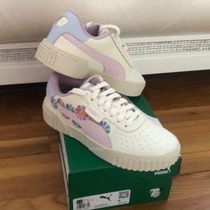 Puma Sneakers New With Flowers Very Cute Size 6.5 Junior Pink Puma Shoes, Puma Shoes Women, Puma Basket Heart, Puma Vikky, Puma Future Rider, Puma Carina, Lacing Shoes For Running, Pink Pumas, Floral Sneakers