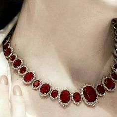 amren aesthetic | acotar Red Necklace Aesthetic, Red Jewelry Aesthetic, Amren Aesthetic, Burgundy Jewelry, Acotar Series, Square Crystal, Pearl Necklace Designs, Bridal Jewelry Set