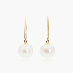 14K Yellow Gold Freshwater Cultured Pearl Leverback Earrings. These gorgeous earrings will have you feeling like a princess everyday. Casual enough for daily wear and formal enough for a black tie wedding, these earrings make the perfect gift! Elegant 14k Yellow Gold Linear Earrings, Formal 14k Yellow Gold Bridal Earrings, Formal Round Pearl Earrings With Lever Back, Formal Round Pearl Earrings With Lever Back Ear Wires, Elegant Yellow Gold Pearl Earrings For Wedding, Graceful Yellow Gold Wedding Earrings, Refined 14k Gold Earrings For Formal Occasions, Luxury White Linear Earrings For Formal Occasions, Classic Akoya Pearl Earrings For Formal Occasions