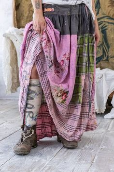 Scraps of eras, superimposed, create something whole - our Patchwork Friendship Skirt is a reminder to never waste a single moment. Ideas For Upcycling Clothes, Shabby Chic Outfits, Magnolia Pearls, Pearl Clothing, Magnolia Pearl Clothing, Moda Hippie, Clothing Upcycle, Patchwork Clothes, Shabby Chic Clothes