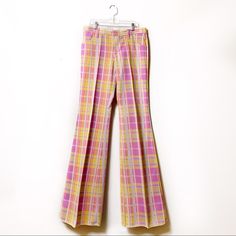 1970’s New With Tags (Vintage But Unworn) Low Rise Plaid Bell Raw Hem Bottom Pants. Mid-Weight Woven Polyester Fabric. In Excellent New Vintage Condition, New And Unworn. Size On Tag 26 Over Writing (See Photo) Care/Import 100% Polyester Cold Wash, Hang To Dry Made In U.S.A. Approximate Measurements Laying Flat Waist: 16” Hips: 20” Rise: 9.5” Inseam: 36” (Raw Hem) Coachella Festival Style, Original Bohemian 70s Flare Pants 70s Flare Pants, 70s Bell Bottoms, Ultra Low Rise Jeans, Bohemian 70s, Flare Dress Pants, High Waisted Flare Pants, Black And Pink Dress, Cropped Flare Pants, Photo Care