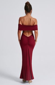 Belinda Maxi Dress - Burgundy Dubai Dress, Red Dress Accessories, Homecoming Dresses Corset, Midi Dress Wedding Guest, Burgundy Maxi Dress, Dresses Flowy, Bardot Neckline, 파티 드레스, Maxi Dress Sale