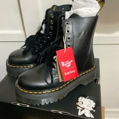 Brand New In Box Betty Boop X Dr. Marten Jadon Black Platform Boots. Dr Marten Jadon, Jadon Platform Boots, My Christmas Wishlist, Black Platform Boots, Dr Martens Black, Boots Womens, Black Platform, Dr Martens Shoes, Martens Shoes