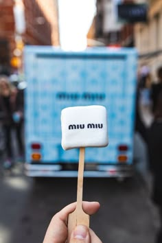 Miu-Miu branded marshmallow and branded vehicle Miu Miu Pop Up Store, Fashion Activation Ideas, Brand Experience Event, Fashion Brand Activation Ideas, Pop Up Retail Design, Brand Event Activation, Pop Up Experience, Event Pop Up, Store Pop Up