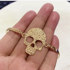 Brand New Skull Gold Tone Bracelet. Unisex Bracelet Newest Punk Gothic Rock Retro Vintage Metal Skull Bracelet Bangle Bracelet, Gold Color Skull Bracelet Skull Cave, Mysterious Style, Skeleton Bracelet, Pandora Star, Biscuits Diététiques, Women Skeleton, Metal Skull, Ball Bracelet, Skull Bracelet