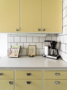 the kitchen counter is clean and ready for us to use