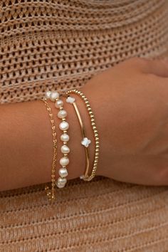 14k gold filled and freshwater pearls Gold Dainty Bracelets, School Jewelry Ideas, Gold And Pearls Jewelry, Cute Gold Jewelry Aesthetic, Everyday Gold Bracelet Stack, Jewerly Stacks Gold, Gold Beaded Bracelets Stack, Jewelry Gold Aesthetic, Pretty Gold Jewelry