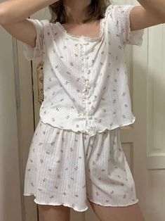 Fabric: cotton Feminine Cotton Sleepwear Set, White Cotton Sleepwear For Spring, Spring White Cotton Sleepwear, Cotton Matching Set Tops For Pajama Party, White Relaxed Fit Matching Sleepwear Set, White Cotton Floral Print Sleepwear, Cream Cotton Short Sleeve Sets, Feminine Cotton Bedtime Tops, White Matching Set Tops For Loungewear