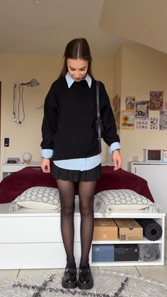 Sixth Form Outfits Plus Size, Finals Outfit, 6th Form, Black Skirt Outfits, Sixth Form, Winter Fashion Outfits Casual, Business Casual Outfits For Work, Miniskirt Outfits, Paris Outfits