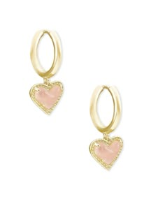 Hearts and huggies together - is there anything better? The Ari Heart Gold Huggie Earrings in Rose Quartz adds that little something extra to your look with its playful asymmetrical design. Gold Huggie Earrings, Huggie Earrings Gold, Preppy Jewelry, Rose Gold Quartz, Kendra Scott Earrings, Huggie Earrings, Kendra Scott Jewelry, Quartz Earrings, Asymmetrical Design