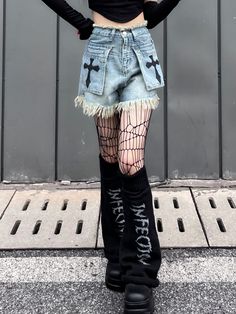 This price is for a pair of shorts only, others are not included.   	 		 			Size 			S 			M 			L 		 		 			Hips 			105 			109 			113 		 		 			Waist 			67 			71 			75 		 		 			Full Length 			33 			34 			35 Taobao Brands, Music Festival Outfits, High Waist Shorts, High Waisted Shorts Denim, Light Blue Denim, High Waisted Denim, Festival Outfits, High Waisted Shorts, Music Festival