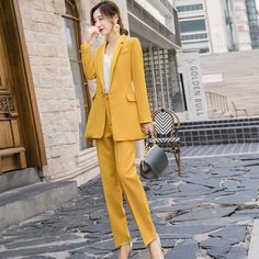 Women Formal Wear, Womens Professional Suits, Work Suits For Women, Business Interview, Pant Suits For Women, Yellow Suit, Formal Wear Women, Trouser Suit, Womens Suits Business