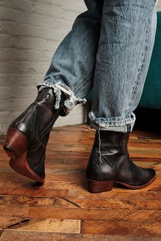 Western Booties With Leggings, Free People Christmas, Womans Work Boots, Leather Pants And Cowboy Boots, Style Cowboy Boots Women, Short Western Boots Outfit, Boots And Jeans, Cowboy Booties Outfit, Western Ankle Boots Outfit