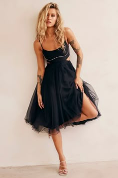 Got Glam Midi Dress - Black Black Courthouse Wedding Dress, Chic Black Mesh Dress For Spring, Summer Black Mesh Cocktail Dress, Chic Black Mesh Dress For Summer, Black Mini Length Dress For Prom, Black Knee-length Midi Dress For Prom, Black Midi Dress For Party, Black Lace Midi Dress For Party, Knee-length Black Midi Dress For Prom