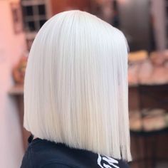 White Hair Bob, Blonde Platinum Hair, Professional Hair Dye, Long White Hair, White Hair Color, White Blonde Hair, Platinum Hair