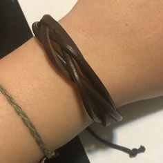 Braided Brown Authentic Leather Adjustable Bracelet. Pull To Tighten Style! Never Worn - Great Condition Braided Leather Bracelet, Braided Leather, Adjustable Bracelet, Womens Jewelry Bracelets, Leather Bracelet, Braids, Womens Sizes, Women Jewelry, Bracelet