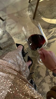 #wine #redwine #louboutin #christianlouboutinshoes #вино #бокал #бокалвина #лабутены #паетки Red Wine Aesthetic, Aesthetic Highlights, Alcohol Party, Super Nails, Aesthetic Template, Fancy Video, Black Art Pictures, Room Setup, New Year’s Eve