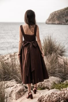 Romantic Style Outfit, Classic Romantic Style, Elegant Style Dress, Classic Elegant Style, Wide Waist Belt, Vintage Dress Design, Cottagecore Dress, Dress Linen, Wide Waist