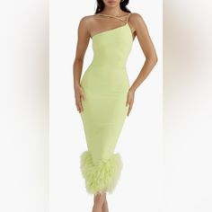 House Of Cb Lime Green Alessia Asymmetric Feather Trim Midi Dress. Size Small And New With Tags! A Flouncy, Feather-Trimmed Hem Adds Party-Ready Pizzazz To A Curve-Hugging Midi Dress Designed With A Strappy Asymmetric Neck. -Hidden Back-Zip Closure -Asymmetric Neck -Adjustable Straps -Lined -100% Polyester With 60% Turkey Feather, 30% Ostrich Feather, 10% Cotton Trim Yellow Fitted One-shoulder Dress, Yellow One-shoulder Evening Midi Dress, Yellow One-shoulder Midi Dress For Evening, Yellow One-shoulder Midi Dress For Party, Yellow One Shoulder Midi Dress For Party, One Shoulder Yellow Midi Dress For Party, Yellow One-shoulder Dress, Chic Yellow One-shoulder Dress, Chic Yellow One Shoulder Dress