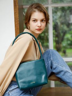 Get this vintage handbag in Simple Retro. 2021 Pre-Fall simple retro style. Rectangular Dark Green Leather Shoulder Bag, Green Rectangular Leather-lined Bag, Green Leather-lined Shoulder Bag For Shopping, Classic Green Shoulder Bag With Silver-tone Hardware, Versatile Green Shoulder Bag With Gold-tone Hardware, Personal Fitness, Vintage Handbags, Pre Fall, Leather Backpack