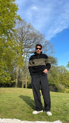 Bellerin Style, Hector Bellerin Style, Hector Bellerin Hair, Hector Bellerin Fashion, Hector Bellerin Short Hair, Hector Bellerin Outfit, Hector Bellerin Photoshoot, Hector Bellerin Real Betis, Outfit Vintage