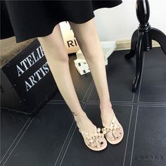 Lasaky - Flat Beach Sandals with Rivet Decor and Bow Knot Detail Colour Blocking Fashion, Bow Knot, Comfortable Flats, Fashion Heels, Platform Wedge Sandals, Beach Shoes, Beach Sandals, Outdoor Wear, Leather Flats