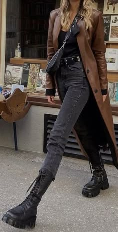 Edgy Celebrity Style, Classic Grunge Style, Rocker Astethic, Italian Style Fashion Women Fall Winter, Autumn Music Festival Outfit, Elevated Alternative Fashion, Industrial Style Clothing, On Trend Outfits 2023, Leather Boots Outfit Winter