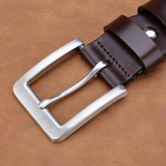 Wear style to perfection with our Elegant Men's Belt. Made from high-quality genuine leather, it features two loops to adjust your outfit perfectly. The Orenzio belt signs your look with elegance! Width 3.8 cm Bar Accessories Decor, Classic Office, Belt For Men, Elegant Man, Men's Belt, Unique Bags, Jewelry Tray, Bar Accessories, Office Accessories